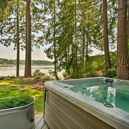 Dreamy Wooded Cabin With Private Beach And Kayaks!